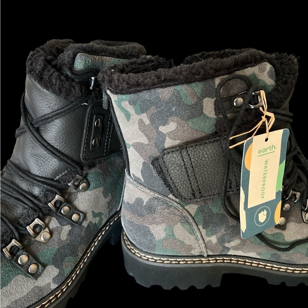 ⚠️ Last Pair NEW Earth Kodiak Glacier Camouflage Hiking Boots with Black Accents - Picture 2 of 6